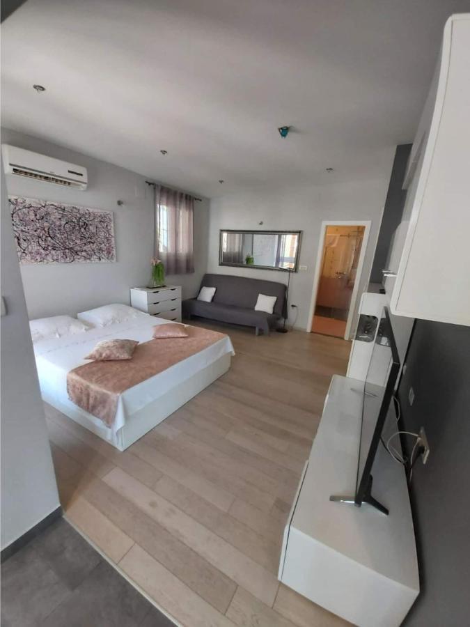 Ventula Apartment Mimice Exterior photo